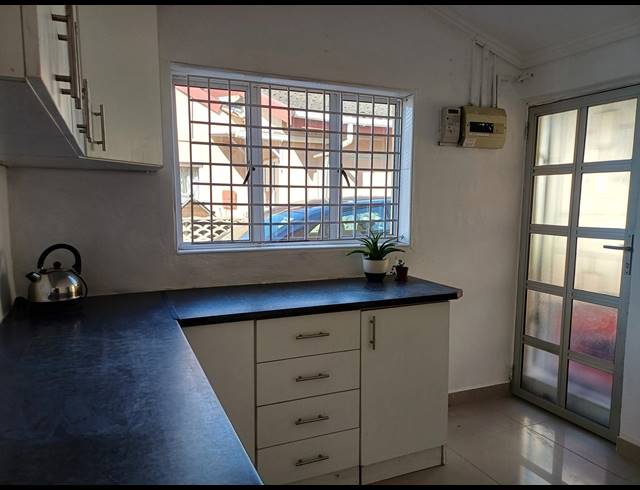 2 BEDROOM HOUSE TO LET IN SHALLCROSS